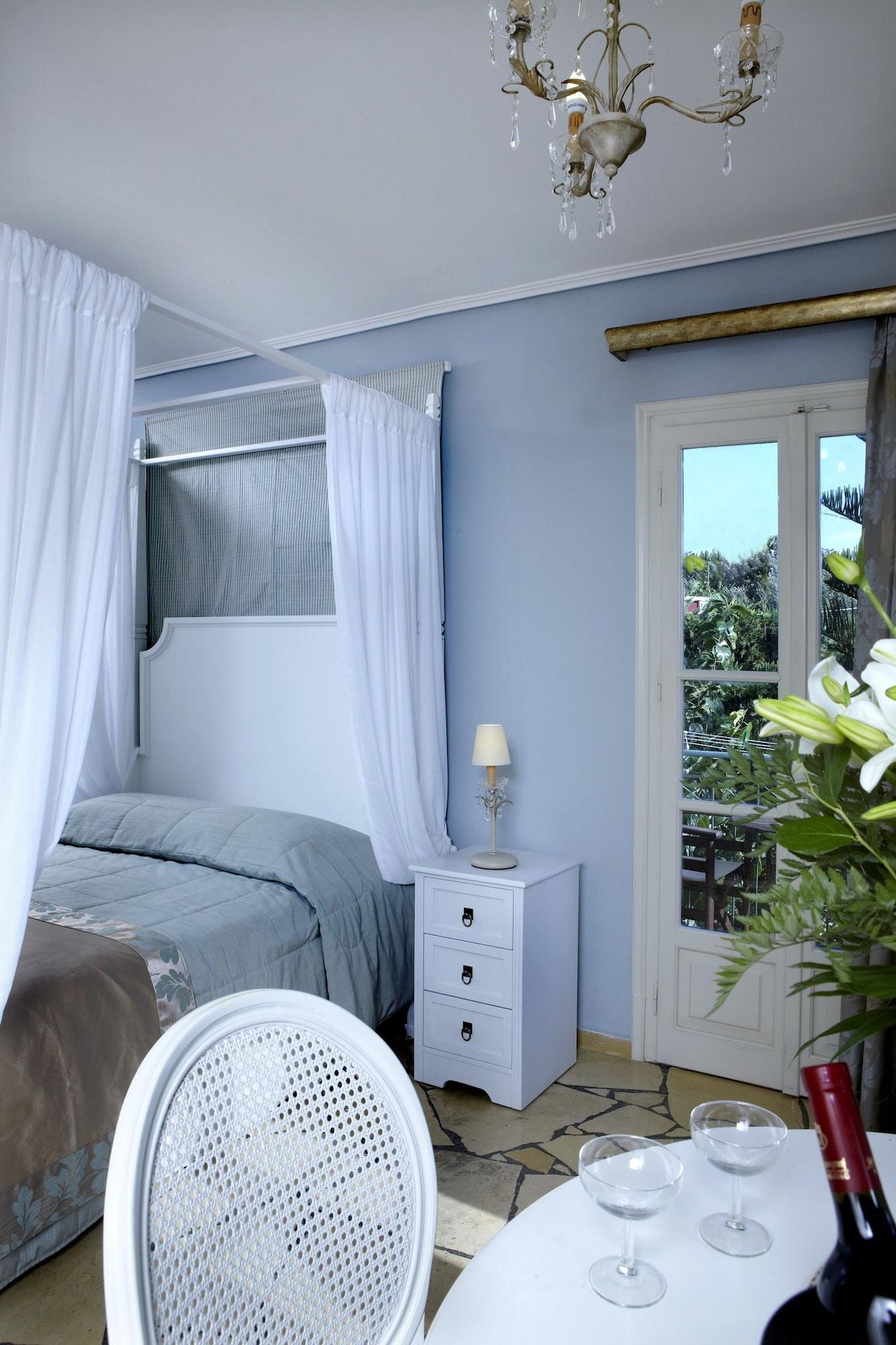 Dafnoudi Hotel Apartments Antipata  Buitenkant foto