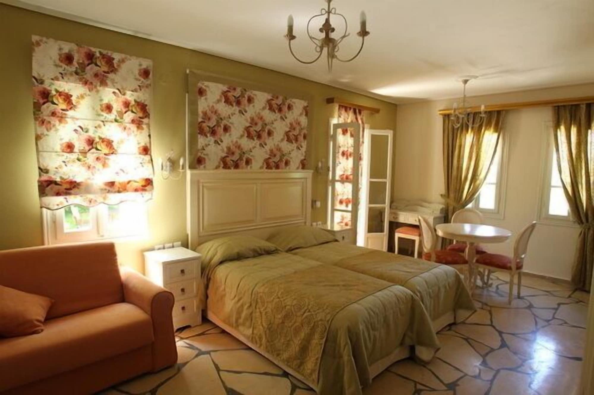 Dafnoudi Hotel Apartments Antipata  Buitenkant foto