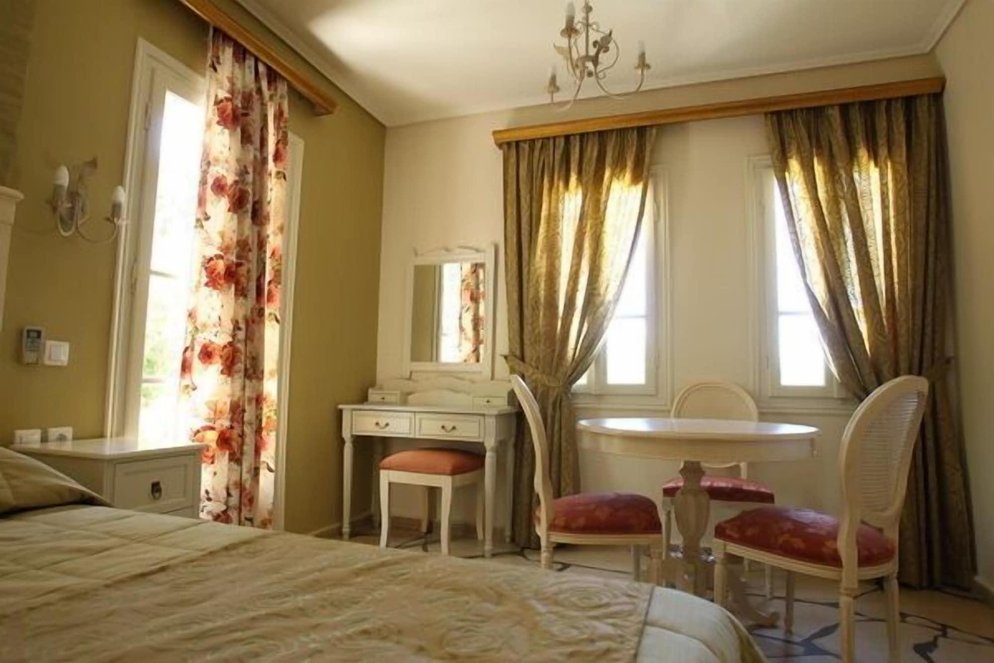 Dafnoudi Hotel Apartments Antipata  Buitenkant foto