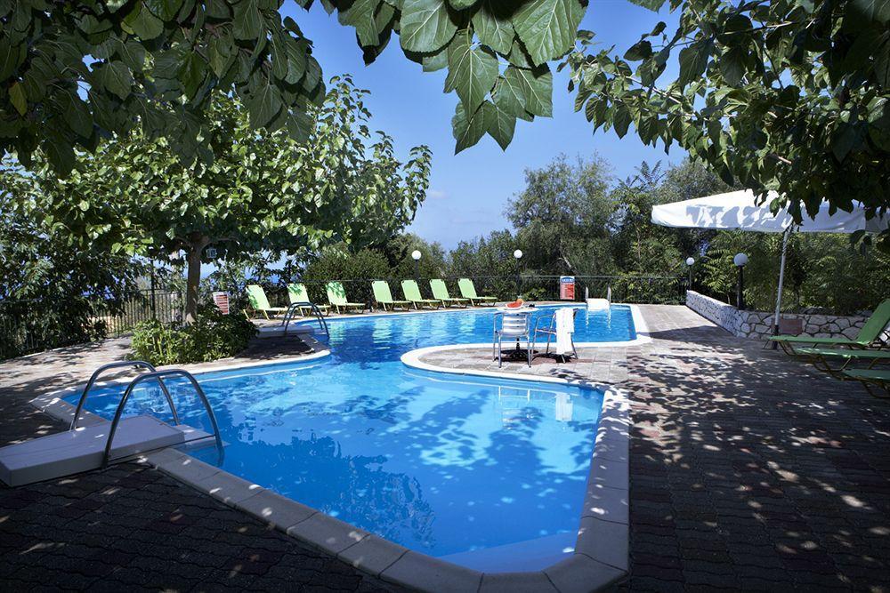 Dafnoudi Hotel Apartments Antipata  Buitenkant foto