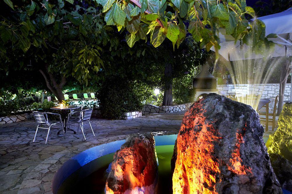 Dafnoudi Hotel Apartments Antipata  Buitenkant foto