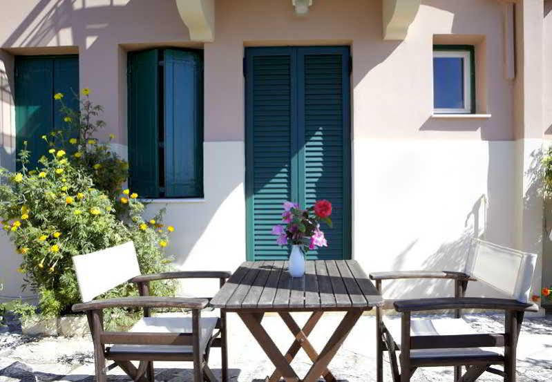 Dafnoudi Hotel Apartments Antipata  Buitenkant foto